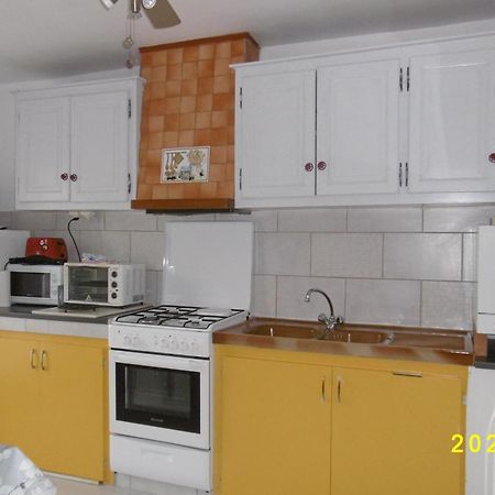 Rez De Chaussee Studio Climatise Dans Villa Aigues-Mortes Εξωτερικό φωτογραφία